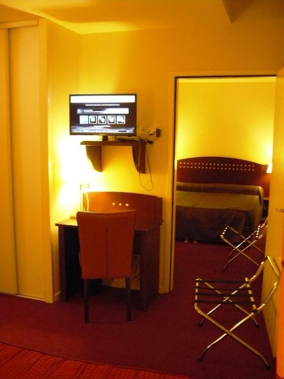Le Parc Des Fees Hôtel Retaurant & Spa La Bourboule Zimmer foto